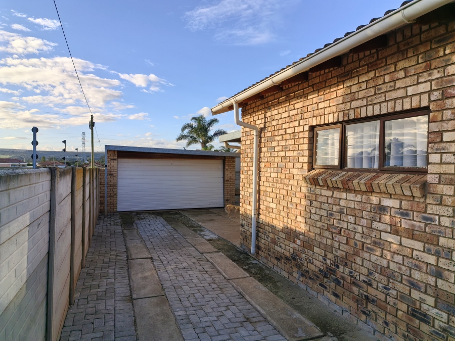 2 Bedroom Property for Sale in Azalea Park Eastern Cape